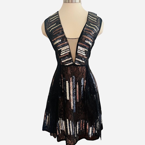 BCBG Black and Gold Sequin Lace Dress NWT - Picture 2 of 7